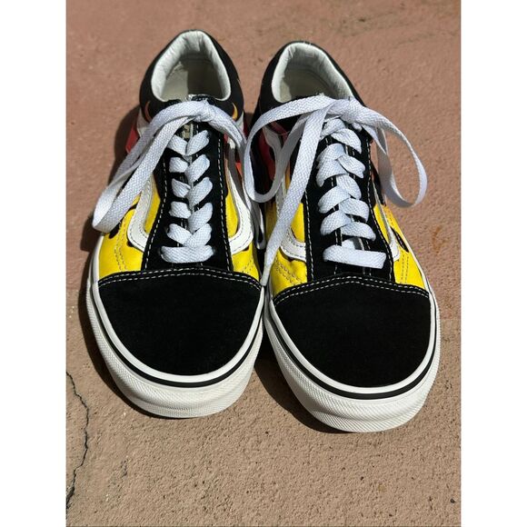 Vans Knu Skool Skate Shoe - Black / Red, Yellow Flame Size 4 - Picture 2 of 10